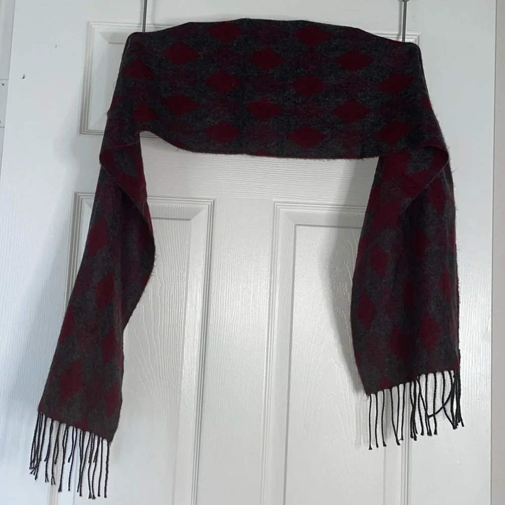 Geoffrey Beene argyle print fringe scarf